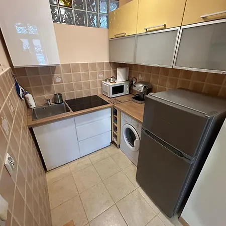 Ceglany Apartman *